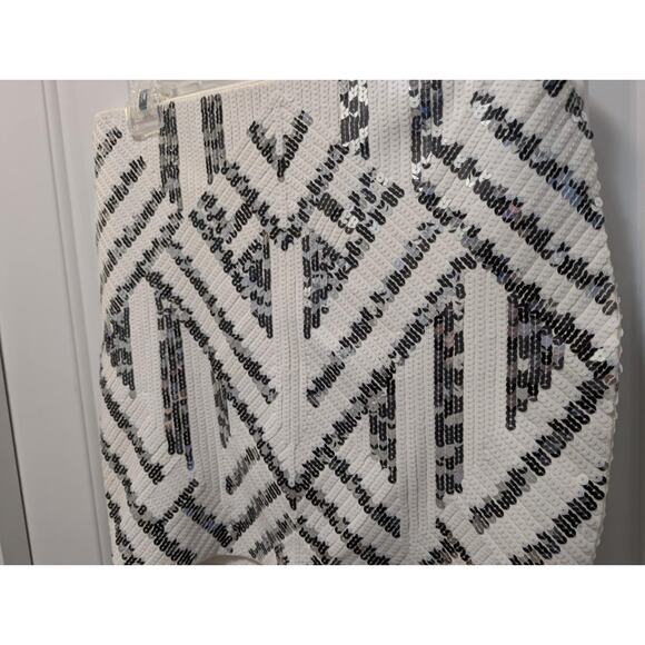 NWT! EXPRESS White Silver Aztec High Waisted Sequin Mini Skirt Bodycon Size M - Picture 6 of 12